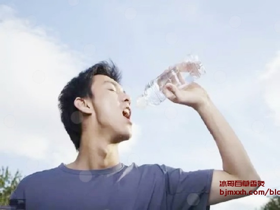 《【秘籍大揭秘】养生达人都在偷做的事，你还不知道吗？ | 百草香灸值多少钱，吸百草香灸后血压增高正常吗怎么回事儿？》